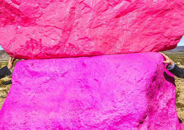 Jessica Craig-Martin, Between Us, 2017