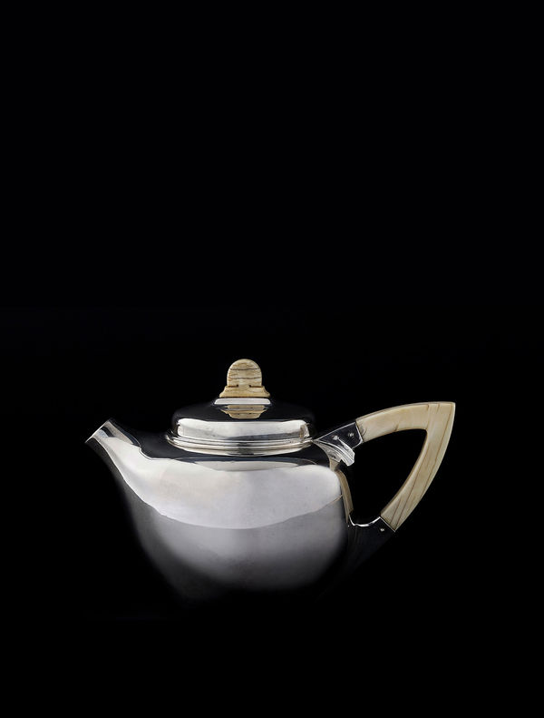 Henry Van de Velde, Teapot, 1904