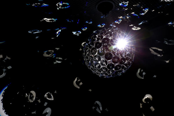 Tsuyoshi Hisakado after that., 2013 Polycarbonate mirror, acrylic, watch, manganese battery, LED, spotlight, etc. H60 x 60 x 60cm