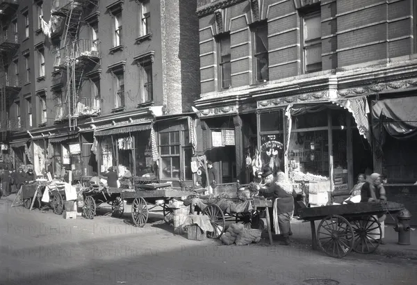 The Pushcart Kingdom of the Lower East Side — Jewish Street Vendors and Kosher Markets in Immigrant New York, c.1920s, c.1920s