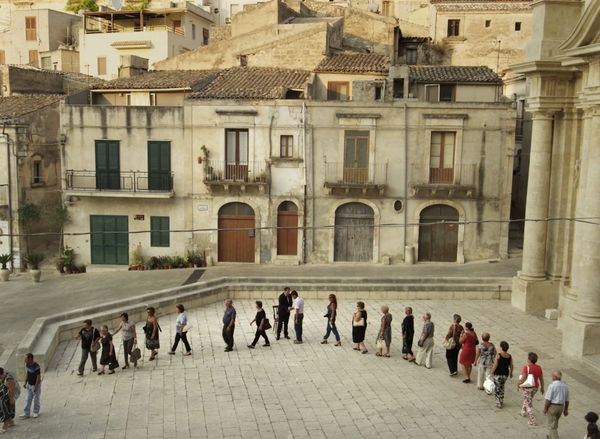 Adrian Paci, The Encounter, 2011