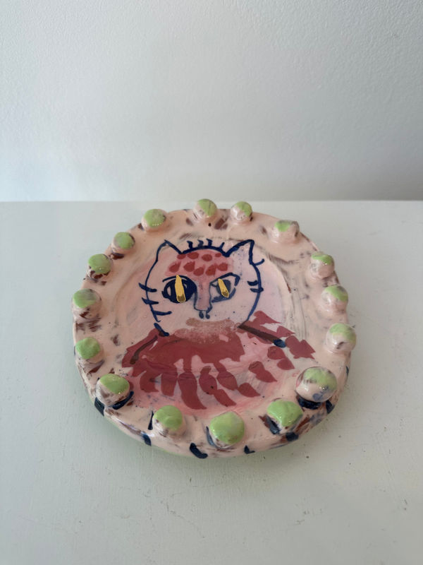 Louise Kaye, Lone cat