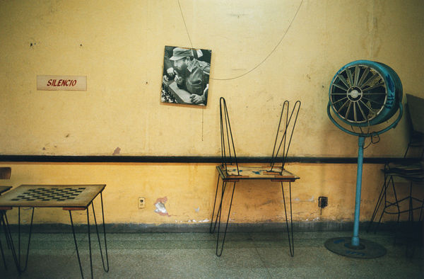 Alex Webb, Havana, 1993 (Castro/Chess), 1993