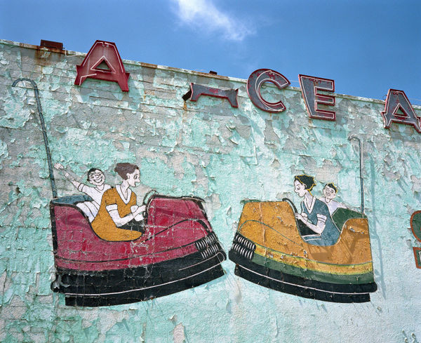 Jeff Brouws, Two Bumper Cars Head-on, Asbury Park, New Jersey, 1998