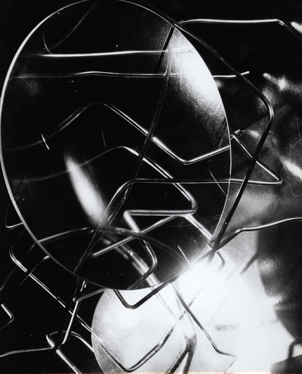 György Kepes, Mirror and wire sculpture (photogram), 1939