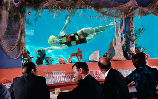 Lawrence Schiller, Swimming Underwater, 1963