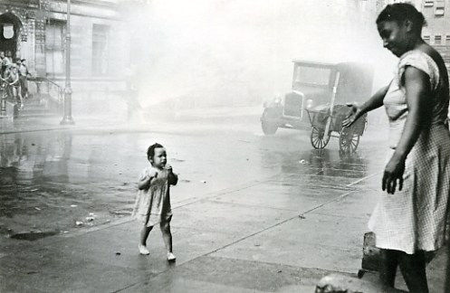 Helen Levitt, Untitled, New York (mother, child, open fire hydrant)