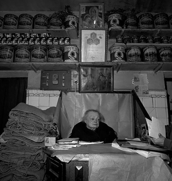 Stephan Brigidi, Vecchia Donna, Cassa Salumeria, 1976