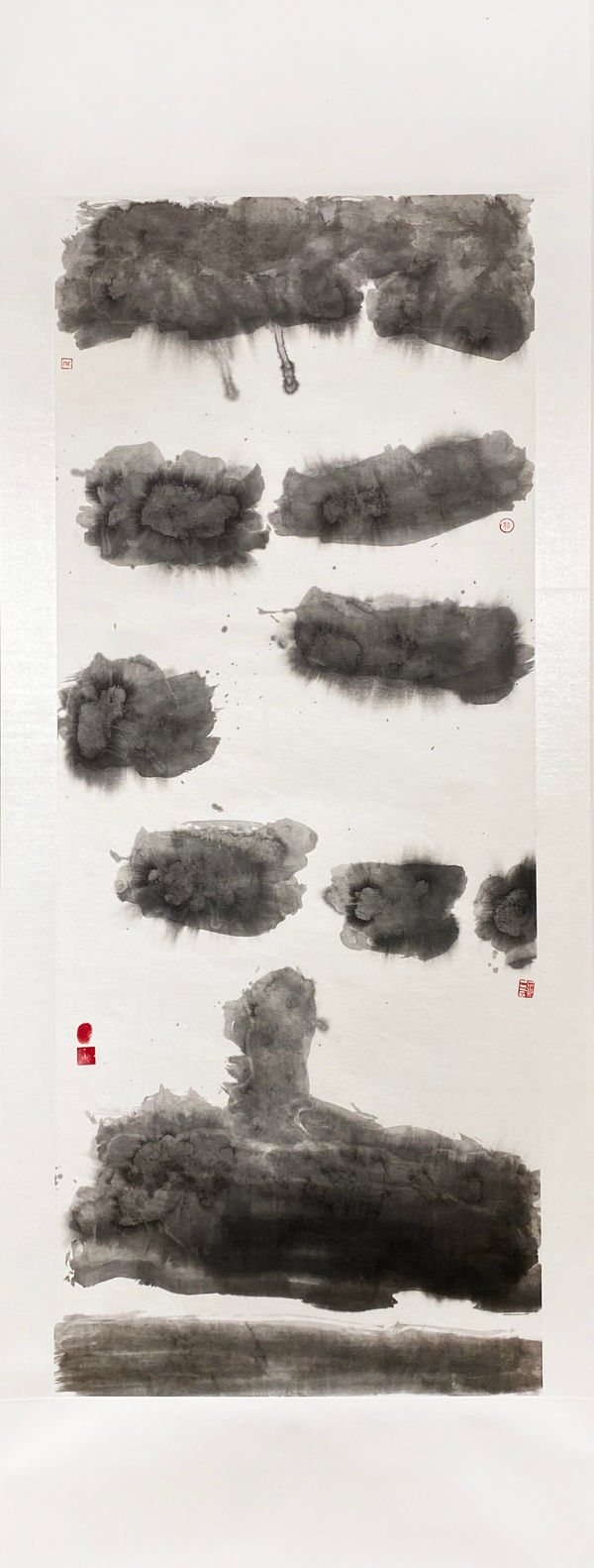 Ju Hongshen, Three Carsaig Scrolls: Slow Clouds