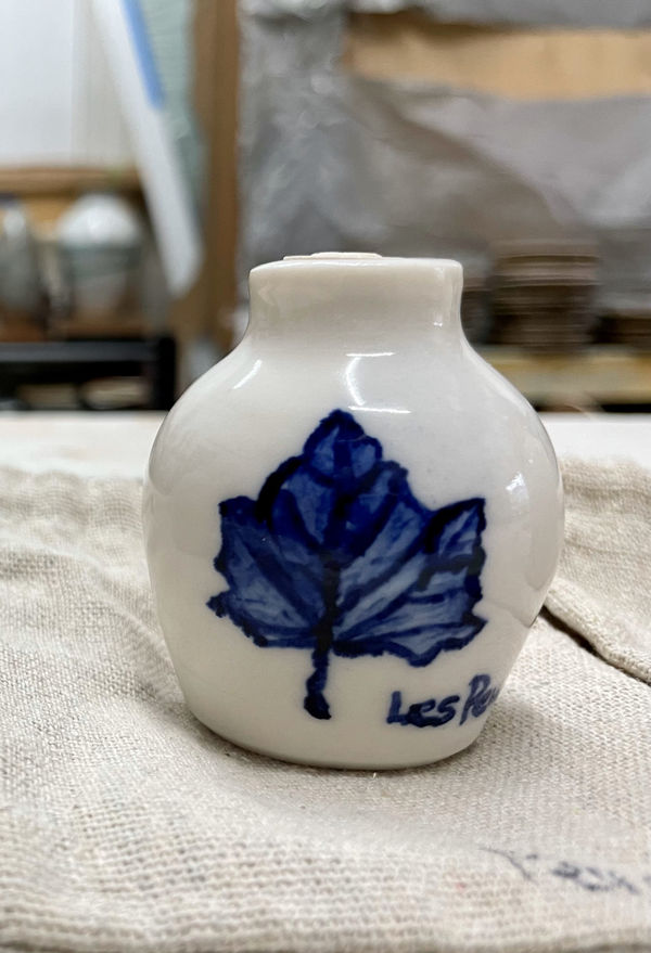 Nate Cassie Les Peupliers, (Poplars), Pont Louis-Philippe and Quai de Bourbon, 2022 Porcelain 2.5 x 2 x 2 in 6.3 x 5.1 x 5.1 cm