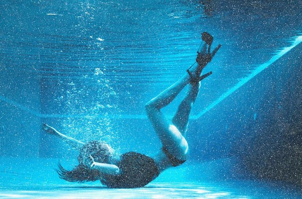 David Drebin, Below The Surface (Diamond Dust) (med), 2020