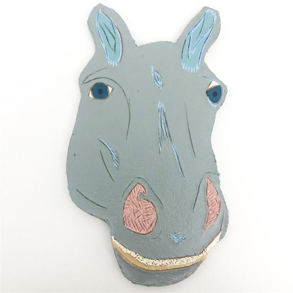 Claudia Kogachi Untitled (grey horse), 2020 clay, paint 27.0 x 14.0 cm