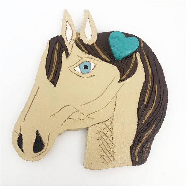 Claudia Kogachi Untitled (heart), 2020 clay, paint 15.4 x 17.0 cm