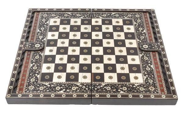 Tabuleiro de Gamão e Xadrez, Índia, prov. Taná (atual Bombaim), séc. XVI desdobrável, ébano e marfim, sadeli 47.0 x 54.0 x 4.0 cm