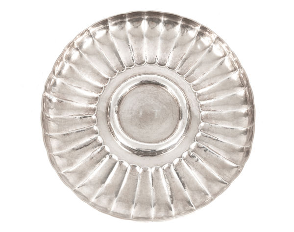 Gabriel de Figueiredo A Portuguese gadrooned salver from the collection of the Emperor of Abyssinia, Portugal, begining of the 18th. c. silver 4.0 × 36.5 ×36.5 cm 640.0 g