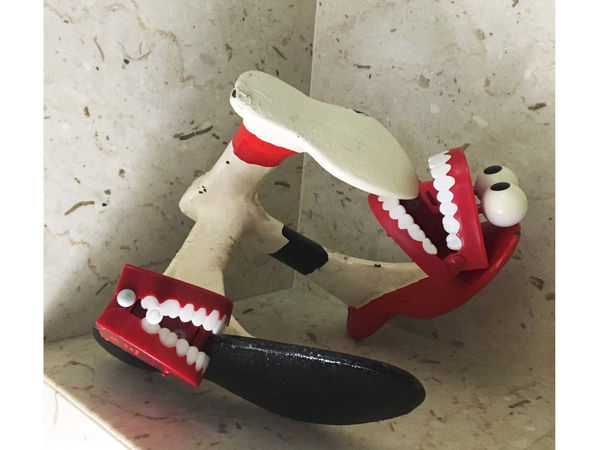 Lou Hubbard, Teeth (with Feet), 2018