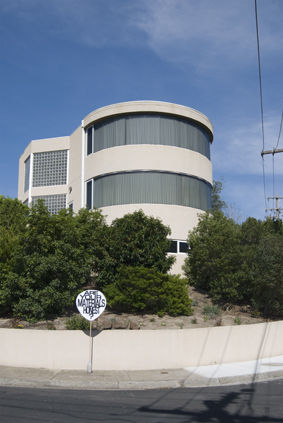 Simone Slee, Houses Happy to Help #2, 2010