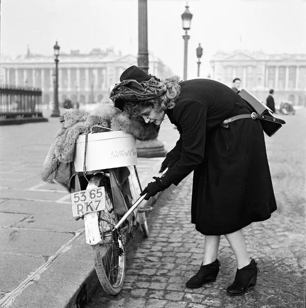 La petite reine, 1941 Tirage argentique sur papier baryté 40x50 cm Edition of 15