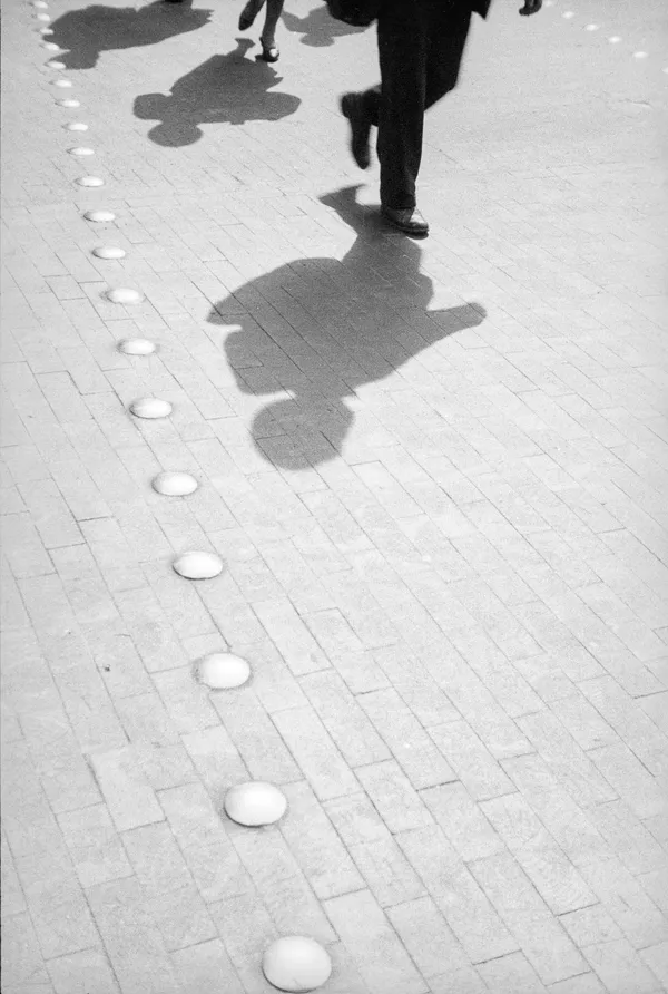 Passage clouté boulevard des Capucines, 1929 Tirage argentique sur papier baryté 40x50 cm Edition of 15 plus 5 AP