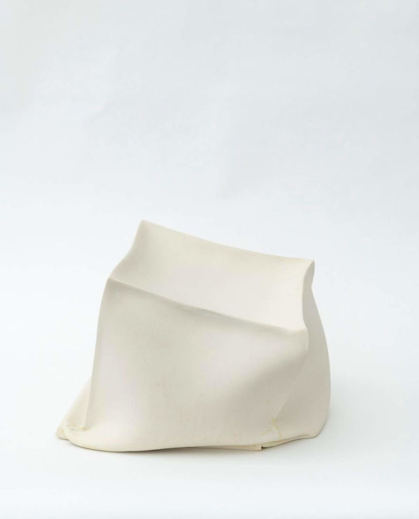 Alyson Shotz, Recumbent Cube #7, 2018