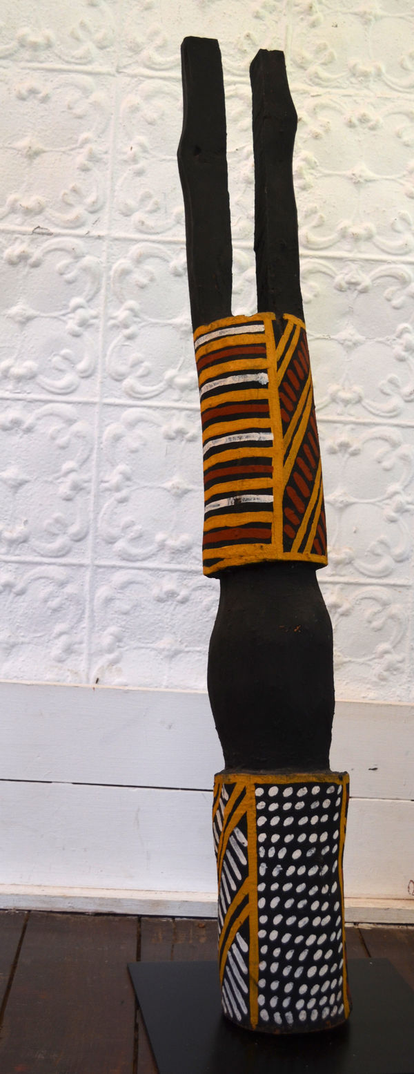 Matthew Freddy Puruntatameri Tutini pukumani Pole carving with natural earth pigment 104 x 14 x 14 cm