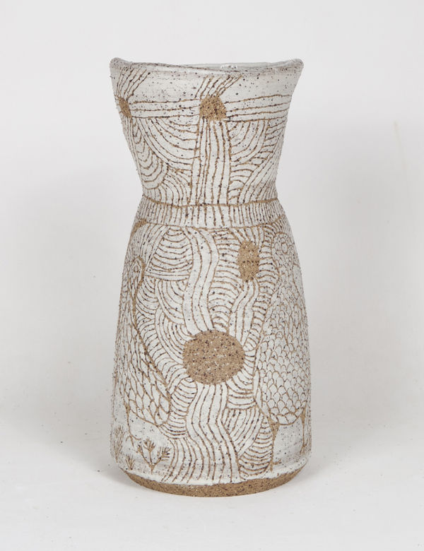 Carlene Thompson Tjulpu Kulunypa, 2018 Stoneware 31 x 14cm