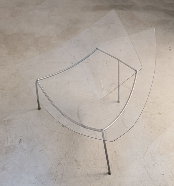 Fernando & Humberto Campana Escultural cadeira Cone, s.d. Cadeira aço inoxidável e placa de policarbonato 75 x 105 x 80 cm