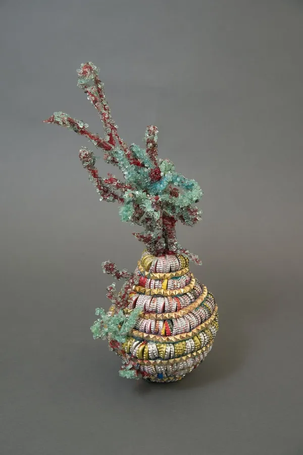 Lucien Shapiro bottlecap vessel