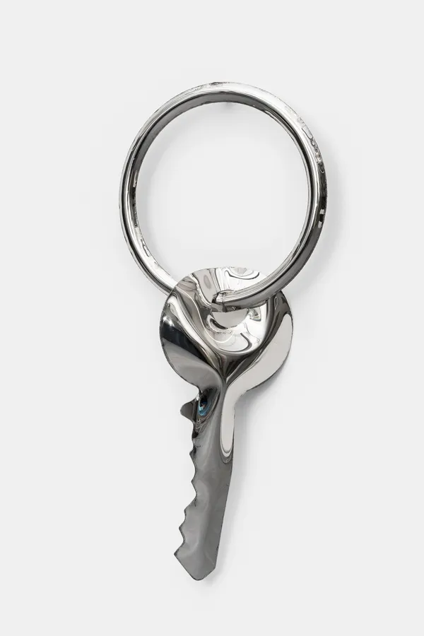 Walter Wathieu & Léo Luccioni La clef de l'atelier, 2026 polished stainless steel 120 x 55 cm. 47 1/4 x 21 5/8 in.