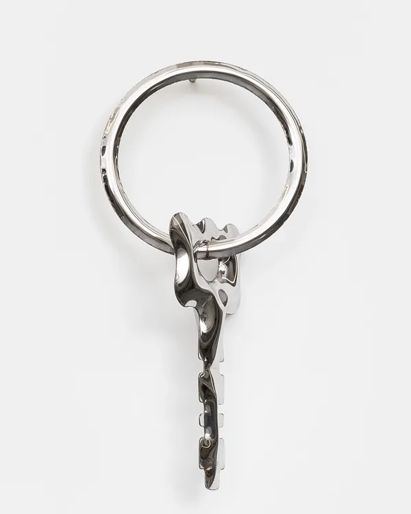 Walter Wathieu & Léo Luccioni La clef de la vespa, 2026 polished stainless steel 120 x 55 cm. 47 1/4 x 21 5/8 in.