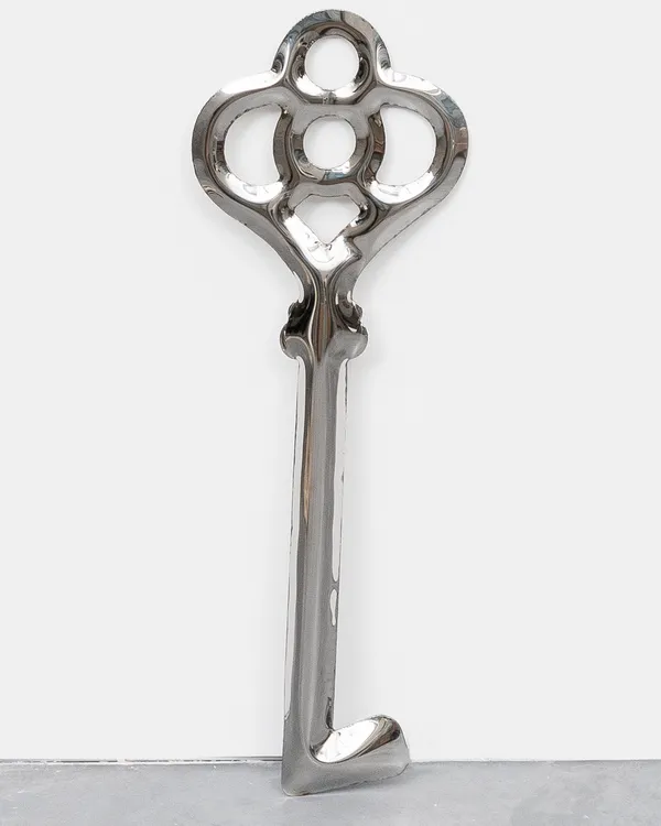 Walter Wathieu & Léo Luccioni La clef de la chapelle, 2026 polished stainless steel 120 x 44 cm. 47 1/4 x 17 3/8 in.