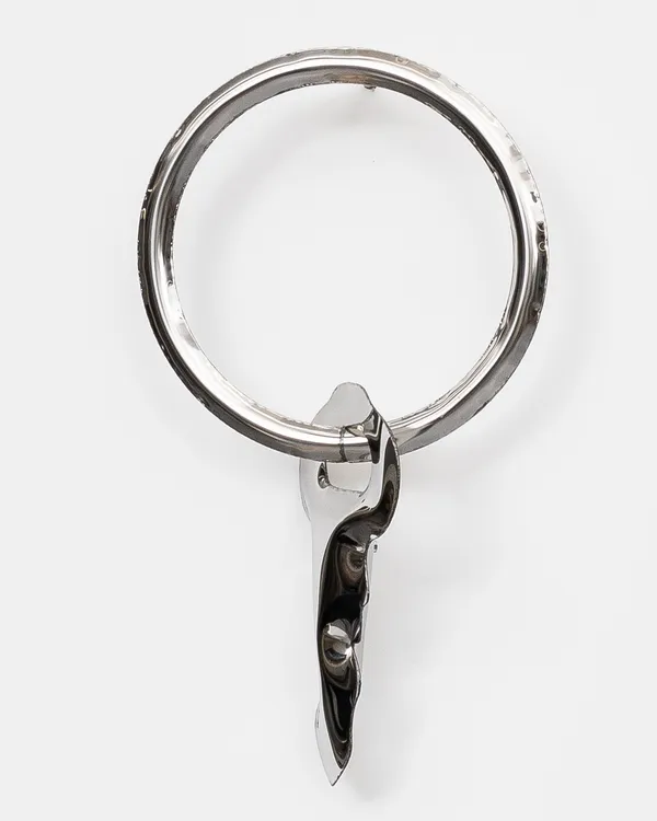 Walter Wathieu & Léo Luccioni La clef du cadenas, 2026 polished stainless steel 120 x 55 cm. 47 1/4 x 21 5/8 in.