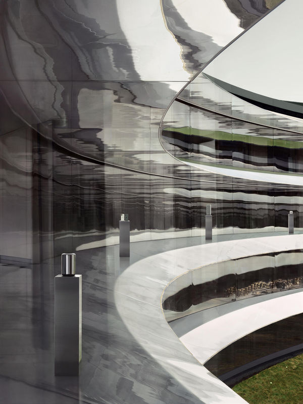 Andreas Gursky, Apple, 2020