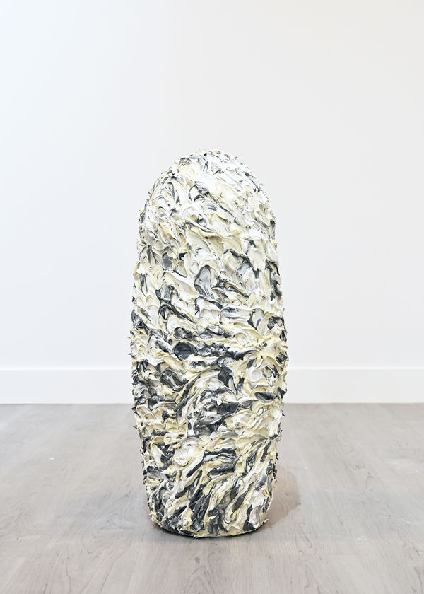 Sculpture (large, gray 1)