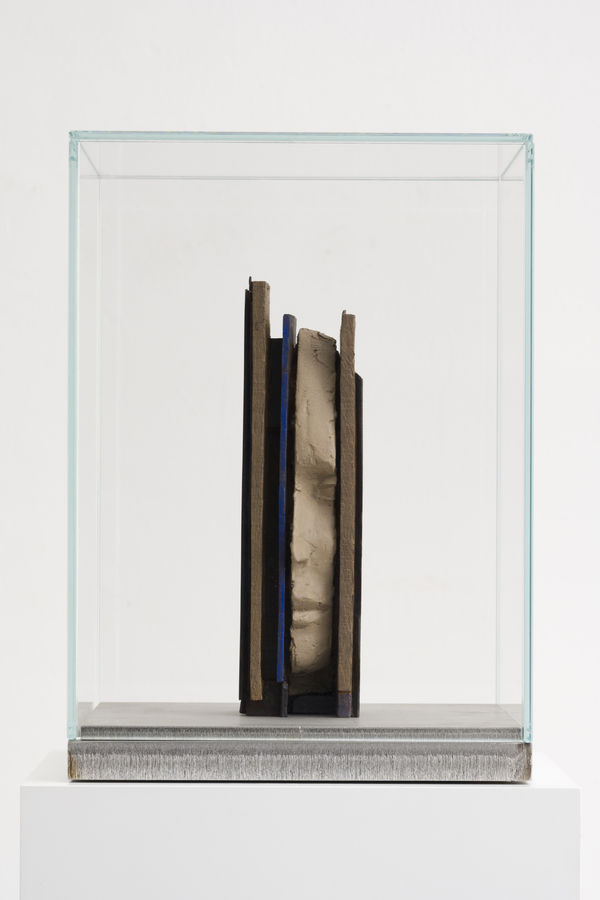 Image of Manders' sculptuer.