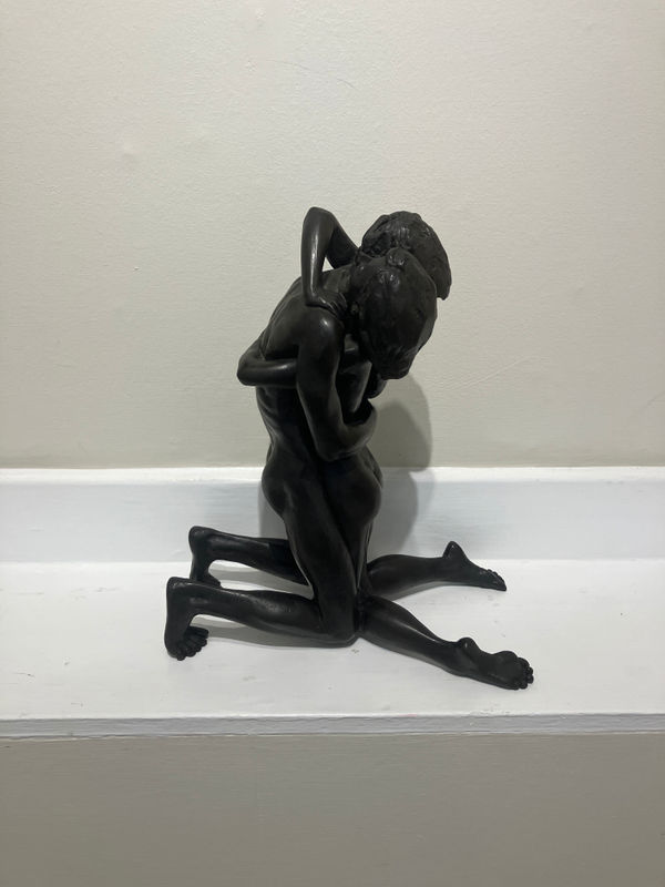 Tom Greenshields MC, Embrace