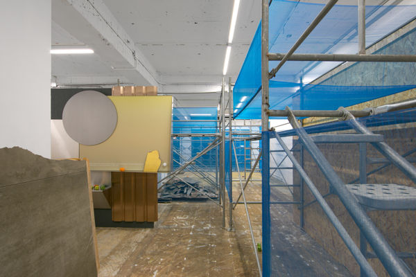 電鍍金，保持冷靜，鍍鋁鋅板，祈禱，漸層，灰燼，抗議，不均，不滿，資本，香爐，佼存，激動，擊，日光。三 Chemical Gilding, Keep Calm, Galvanise, Pray, Gradient, Ashes, Manifestation, Unequal, Dissatisfaction, Capitalise, Incense Burner, Survival, Agitation, Hit, Day Light #3