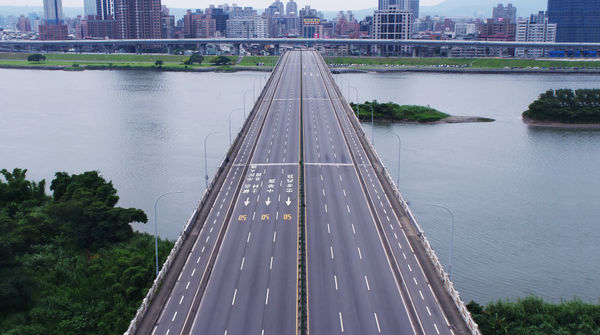 袁廣鳴 Yuan Goang-ming, 日常演習 Everyday Maneuver, 2018