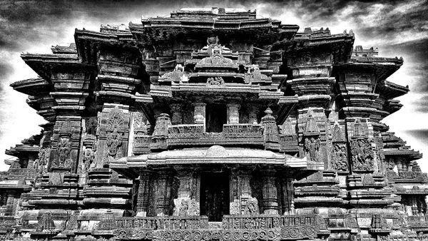 William Dalrymple, Belur, 2021