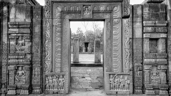 William Dalrymple, Ratnagiri Doorway, 2021