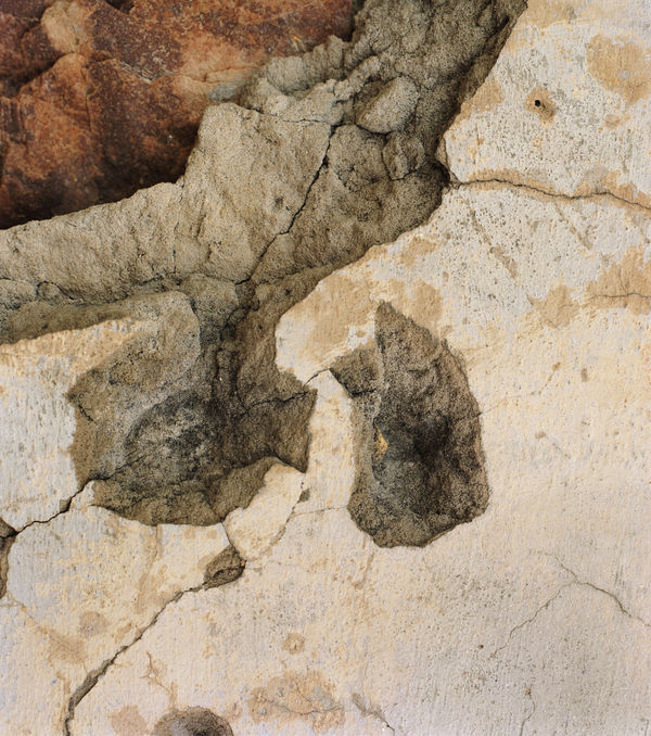 Abstracciones, huecos oxidados (Abstractions, rusted holes)