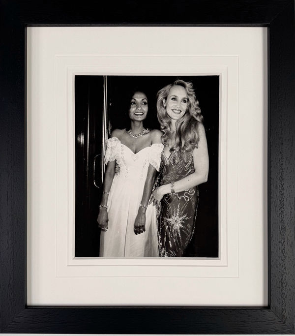 Richard Young, SHAKIRA CAINE AND JERRY HALL, LANGAN'S BRASSERIE, 1980
