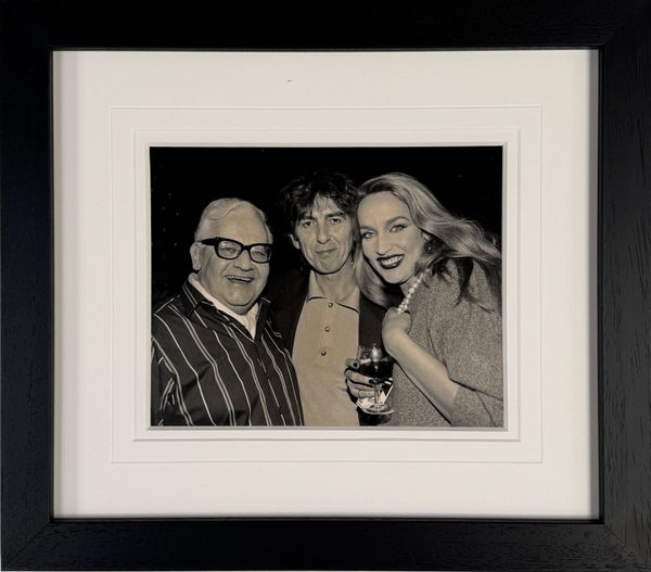 Richard Young, RONNIE BARKER, GEORGE HARRISON AND JERRY HALL, LANGAN'S BRASSERIE, 1980