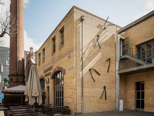 Installation view: Hanauer Strasse, Frankfurt, DE