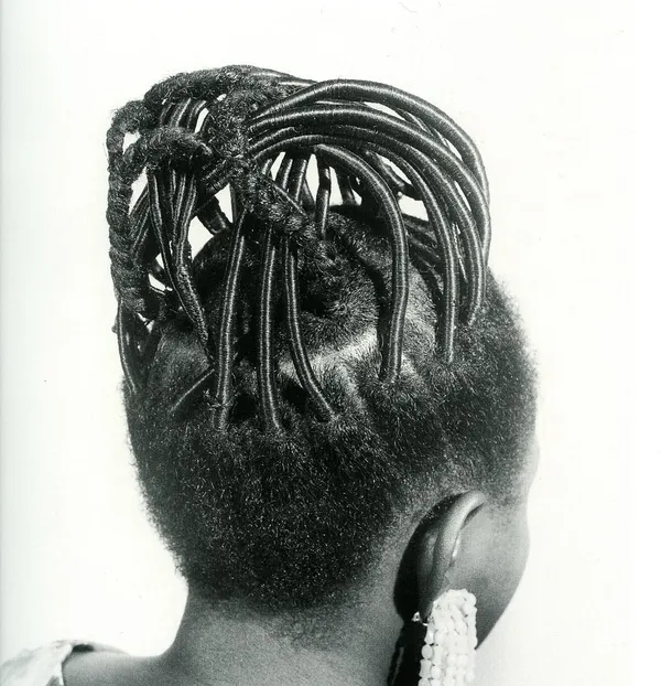 J.D.' Okhai Ojeikere, Akaba, 1970