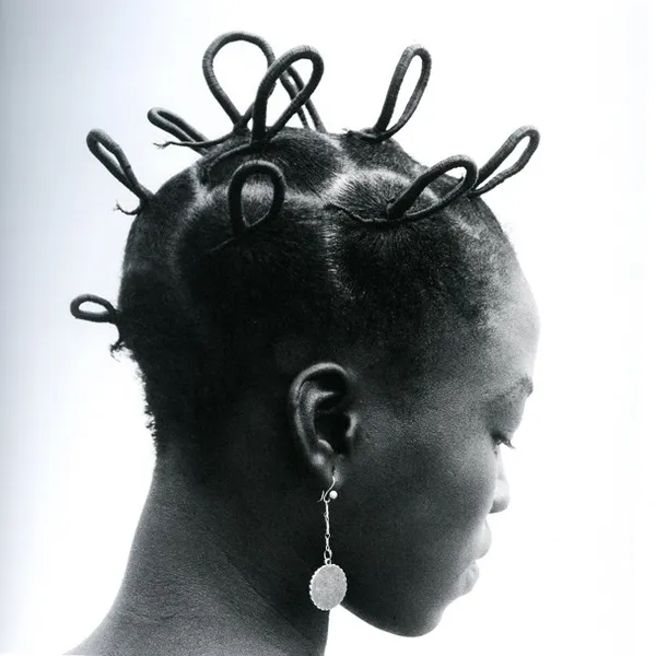 J.D.' Okhai Ojeikere, Pineapple Kiko, 1971