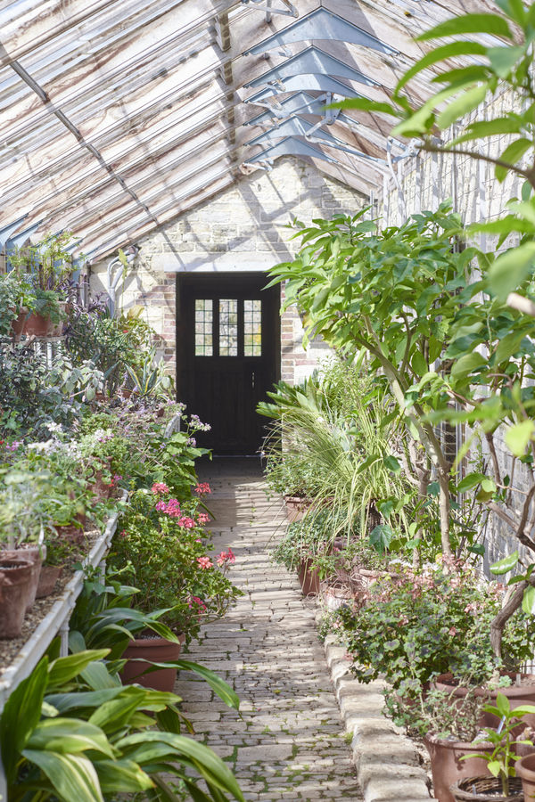 Adrian Sassoon at Parham House - Issue Two This issue introduces new works by our international artists displayed in the interior splendour of Parham House.