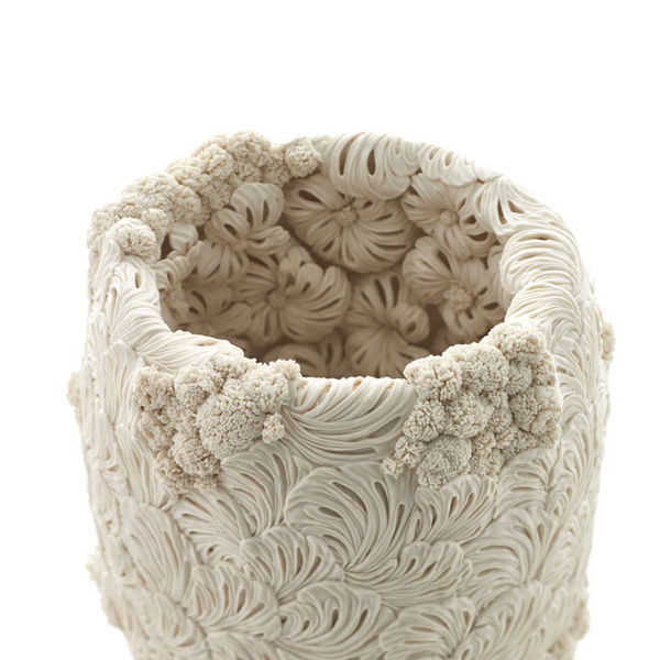 THE CHÂTEAU BORÉLY MUSEUM PURCHASE TWO VASES BY HITOMI HOSONO AND A SCULPTURE BY ROBIN BEST