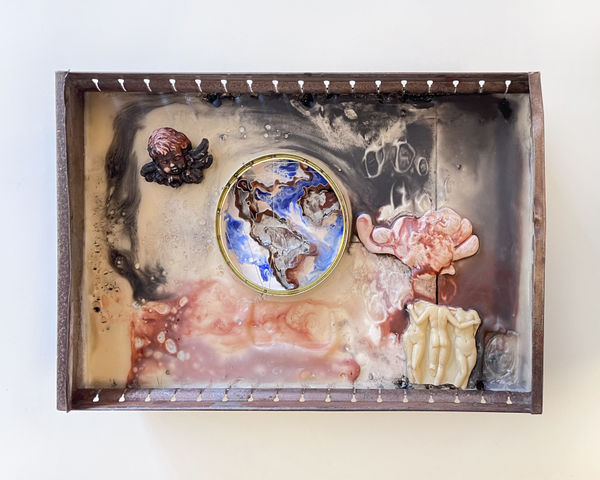 Anna Bella Geiger, Orbis Descriptio com Anjinho Barroco Preto e Vísceras, 2022