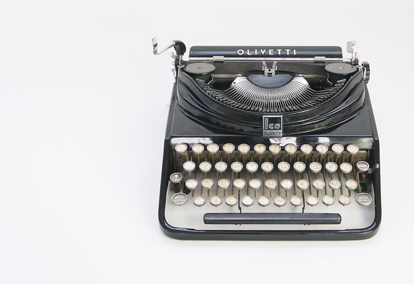 Aldo Magnelli + Riccardo Levi Ico MP1 typewriter, 1932